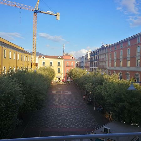 Reggiahome Apartment Caserta Luaran gambar