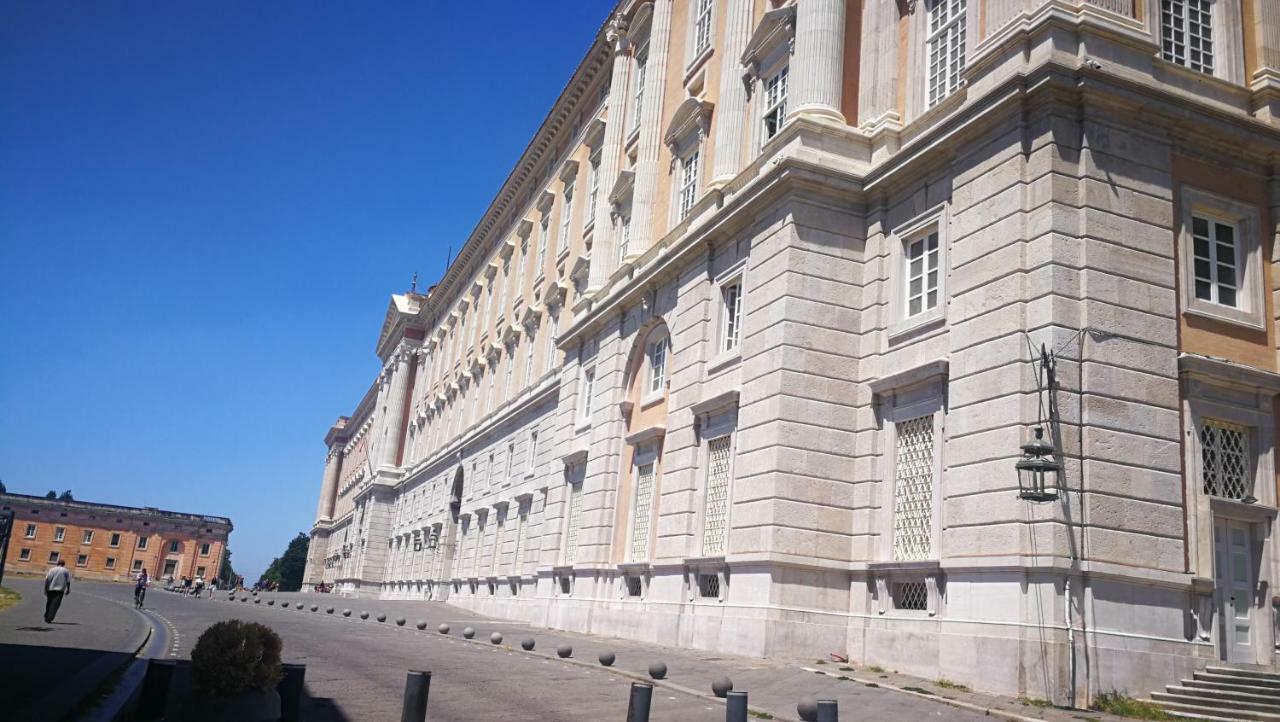 Reggiahome Apartment Caserta Luaran gambar